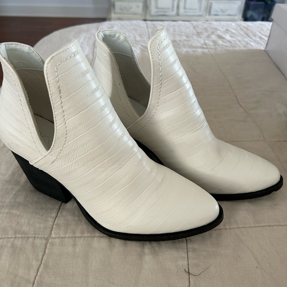 Coconuts white booties